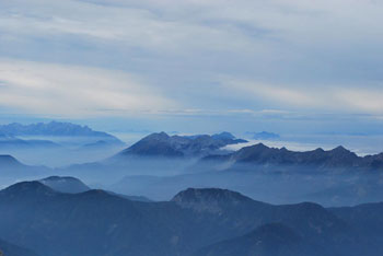 Skuta je zelo zahtevna gora v Kamniško-Savinjskih Alpah preko katere vodi izvrstna planinska pot.