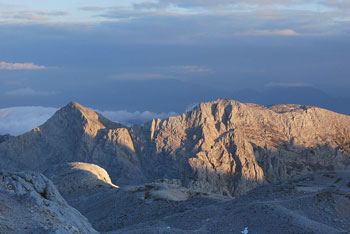 Dom Planika je visokogorska koča v Julijskih Alpah mimo katere vodijo številne planinske poti.