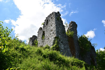 Grad Šumberk je bil domovanje stranske veje dolenjske plemiške rodbine Turjačanov.