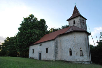 Polževo je priljubljen zimski in poletni cilj izletnikov in pohodnikov na Dolenjskem.