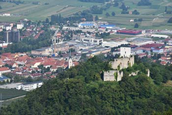 Razled na razvaline gradu Konjice na poti na Stolpnik, najvišji vrh Konjiške gore.