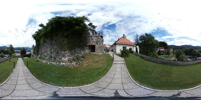 Nazarje so mesto v zgornji savinjski dolini. Na sotočju Drete in Savinje se ponašajo z gradom Vrbovec, na griču nad mestom pa stoji frančiškanski samostan.